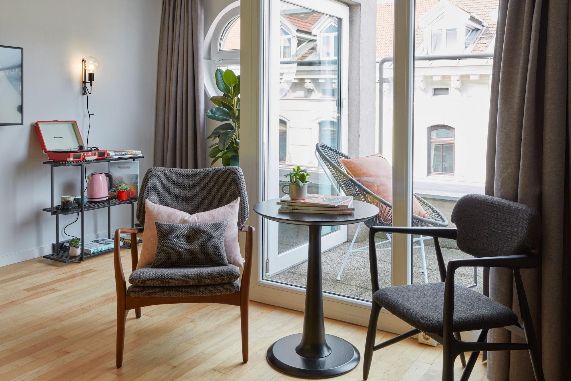 Max Brown 7th District, Part Of Sircle Collection 4* Vienna